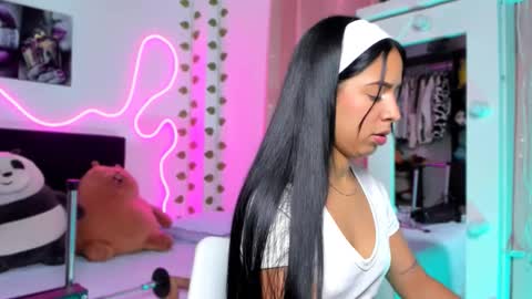 Snapshot of vickysth1 chatting on 09-28-25, 12:16 VICTORIA 3 online show from 09-28-25, 12:16