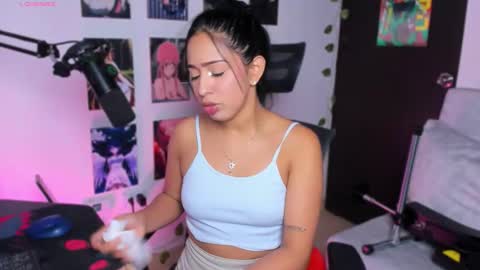 Snapshot of vickysth1 chatting on 09-30-25, 10:37 VICTORIA 3 online show from 09-30-25, 10:37