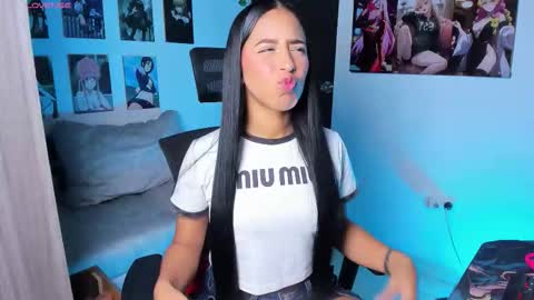 Snapshot of vickysth1 chatting on 11-29-25, 10:35 VICTORIA 3 online show from 11-29-25, 10:35