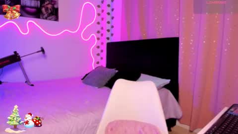 Snapshot of vickysth1 chatting on 12-02-25, 10:38 VICTORIA 3 online show from 12-02-25, 10:38