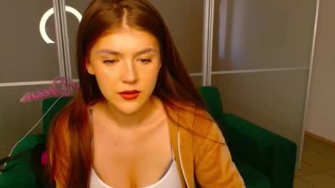 Snapshot of victiriadax chatting on 09-20-25, 07:53 Victoria online show from 09-20-25, 07:53