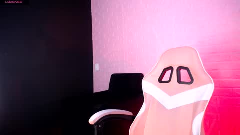 victoria_1126 online show from 04-25-26, 07:55