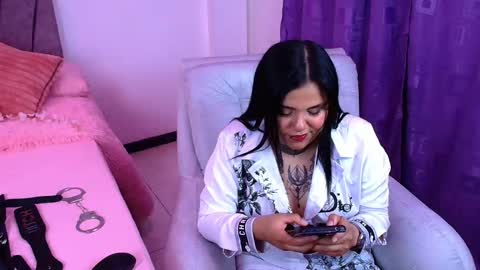 victoria_16_ online show from 11-05-25, 03:28