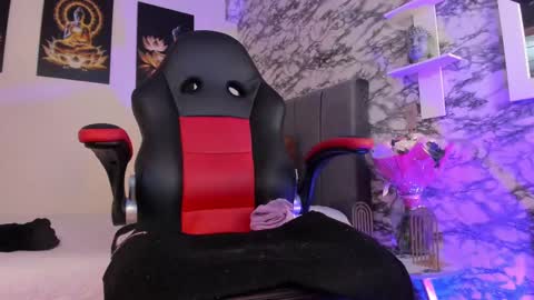 Victoria Coopeer online show from 03-11-25, 01:37