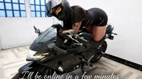 Victoria Collins online show from 04-07-26, 12:38