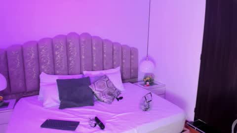 valentina online show from 01-15-26, 12:10