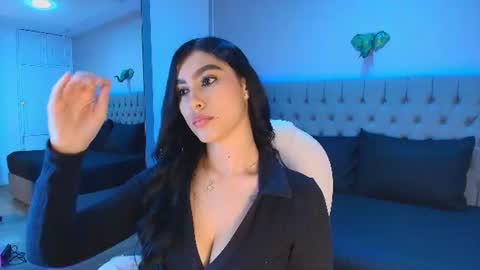 Snapshot of victoria_ellington chatting on 06-17-26, 11:34 online show from 06-17-26, 11:34