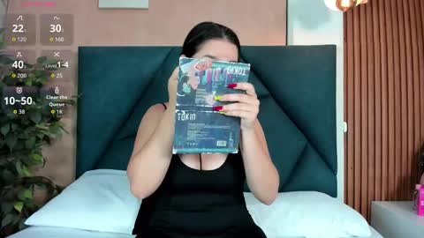 Victoria Harris online show from 12-20-25, 12:01