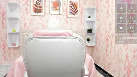 Snapshot of victoria_houston chatting on 12-12-24, 03:21 Victoria Houston online show from 12-12-24, 03:21