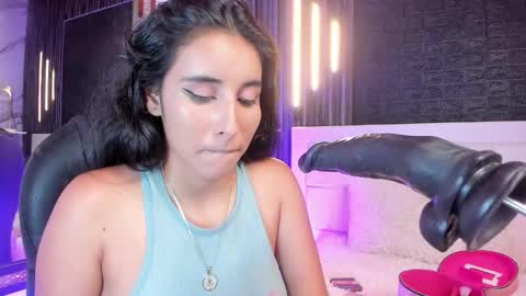 Snapshot of victoria_houston chatting on 09-11-25, 07:47 Victoria Houston online show from 09-11-25, 07:47