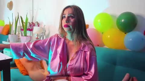 Victoria  online show from 02-15-25, 02:04