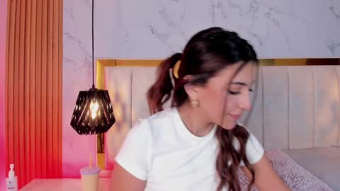 Snapshot of victoria_joliegb chatting on 01-11-25, 02:58 Victoria Lozano online show from 01-11-25, 02:58