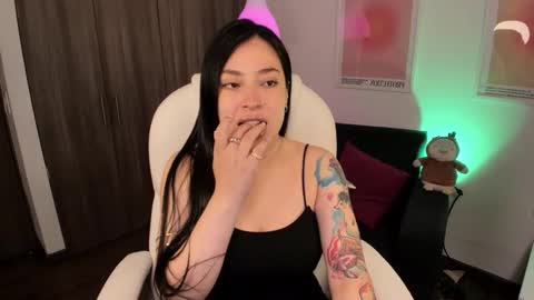 Victoria  online show from 11-13-25, 07:40