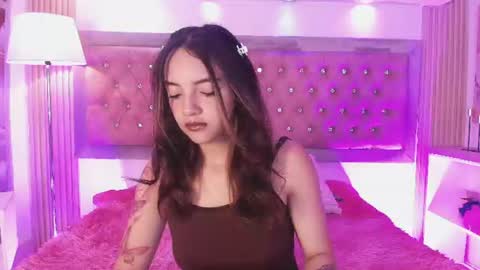 Snapshot of victoria_leiya chatting on 07-18-26, 12:53 VICTORIA online show from 07-18-26, 12:53