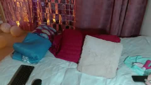 VICKY online show from 02-23-25, 02:07