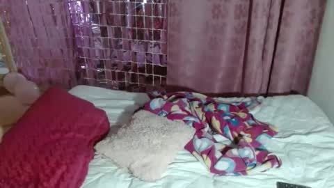 VICKY online show from 02-23-25, 08:44