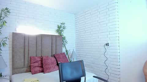 Snapshot of victoria_mooree chatting on 01-12-25, 11:50 Victoria Everyday From 1400 to 2130 Col Time online show from 01-12-25, 11:50