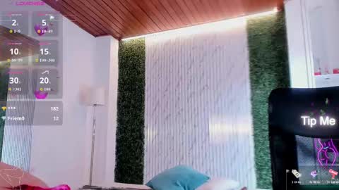 Snapshot of victoria_mooree chatting on 09-25-25, 06:44 Victoria Everyday From 1400 to 2130 Col Time online show from 09-25-25, 06:44