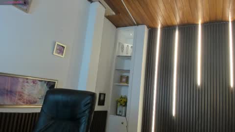 Snapshot of victoria_mooree chatting on 10-09-25, 04:05 Victoria Everyday From 1400 to 2130 Col Time online show from 10-09-25, 04:05