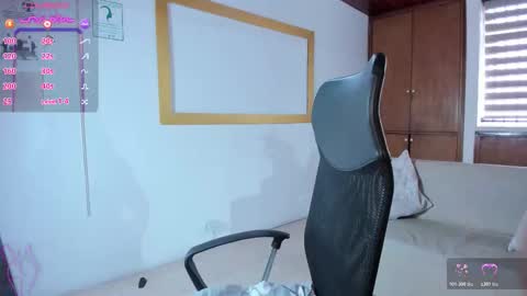 Snapshot of victoria_mooree chatting on 11-08-25, 05:12 Victoria Everyday From 1400 to 2130 Col Time online show from 11-08-25, 05:12