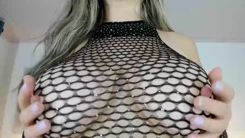 victoria_queen2 online show from 03-07-25, 01:20