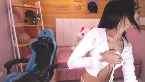 Snapshot of victoria_ricci_a chatting on 01-29-25, 07:22 Victoria online show from 01-29-25, 07:22