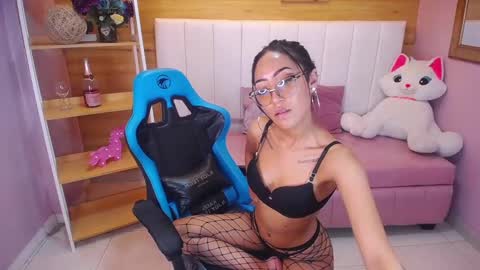 Snapshot of victoria_ricci_a chatting on 02-14-25, 05:46 Victoria online show from 02-14-25, 05:46