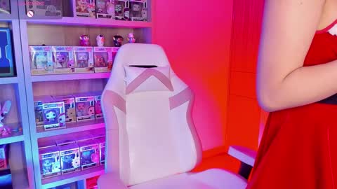 Snapshot of victoria_se chatting on 12-14-25, 04:51 Victoria online show from 12-14-25, 04:51