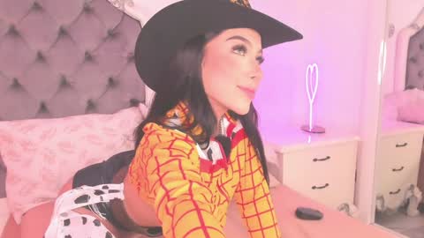 Snapshot of victoria_watsson chatting on 02-08-25, 12:17 victoria_watsson online show from 02-08-25, 12:17