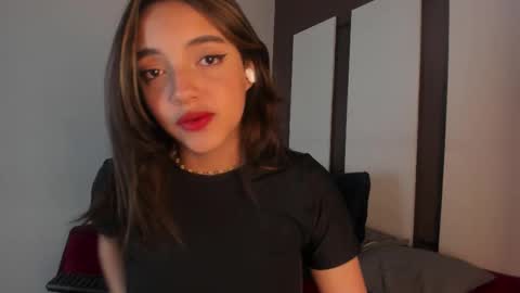 victoriaa2_doll online show from 02-11-26, 12:21