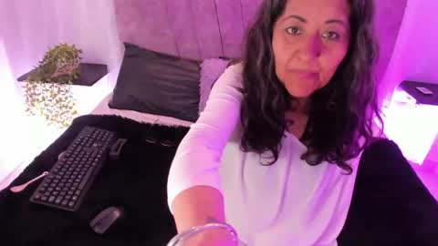 Snapshot of victoriaa_anderson_ chatting on 04-29-26, 05:30 victoriaa_anderson_ online show from 04-29-26, 05:30
