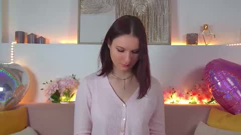 Victoria online show from 02-15-25, 06:23