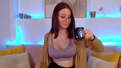 Victoria online show from 03-04-25, 06:37