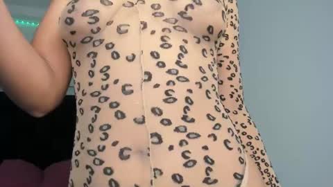 Snapshot of victoriacolin chatting on 03-05-25, 12:11 VICTORIA online show from 03-05-25, 12:11