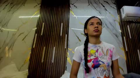 Victoria  online show from 10-20-25, 07:47