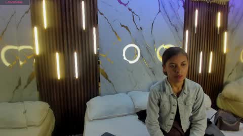 Victoria  online show from 04-26-26, 08:17