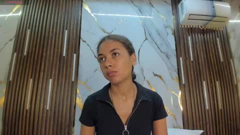 Snapshot of victoriaduarte chatting on 05-08-26, 08:25 Victoria online show from 05-08-26, 08:25