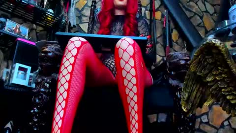 Victoria Heller online show from 09-10-25, 06:13