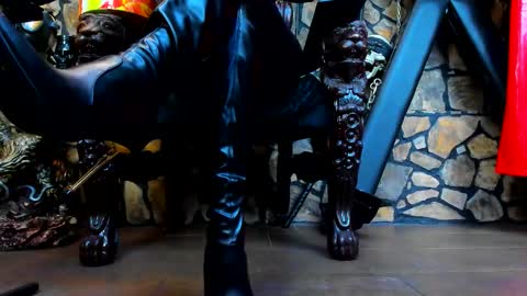 Victoria Heller online show from 10-05-25, 04:44