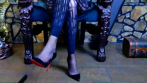 Victoria Heller online show from 11-30-25, 05:00