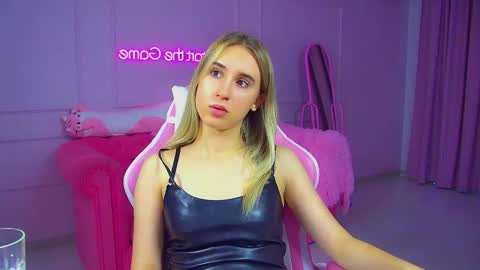 Victoria online show from 10-13-25, 07:08