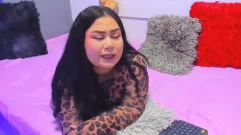 Snapshot of victoriajk chatting on 02-17-26, 12:45 Victoria online show from 02-17-26, 12:45