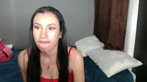 Snapshot of victorialeens chatting on 12-14-24, 04:12 VICTORIA online show from 12-14-24, 04:12