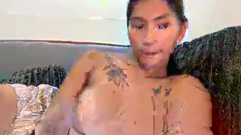 Snapshot of victoriamayumi chatting on 06-07-26, 08:51 Victoria online show from 06-07-26, 08:51