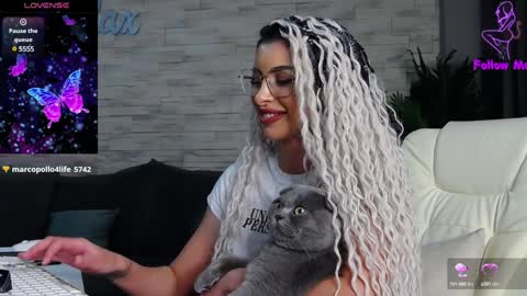 Snapshot of victoriamazze chatting on 12-14-24, 04:34 Victoria online show from 12-14-24, 04:34