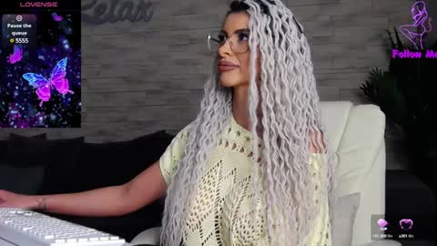 Snapshot of victoriamazze chatting on 12-16-24, 01:21 Victoria online show from 12-16-24, 01:21