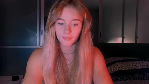 Eva and Victor online show from 10-06-25, 11:07