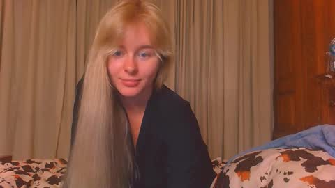 Eva and Victor online show from 02-01-26, 01:53