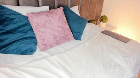 Maria Victoria online show from 01-23-25, 05:42