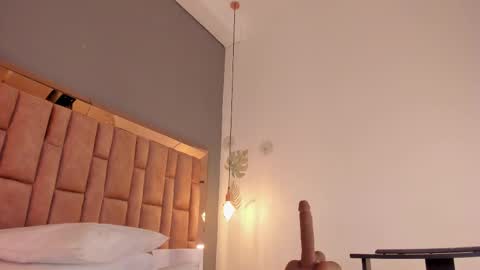 Victoria  online show from 02-26-25, 06:00